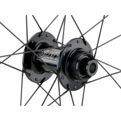 Tune TSR22 Disc Center Lock 28" Laufradsatz Modell 2021 8 Tune TSR22 Disc Center Lock 28" Laufradsatz Modell 2021 -Dynamo Rad Verkäufe 388789