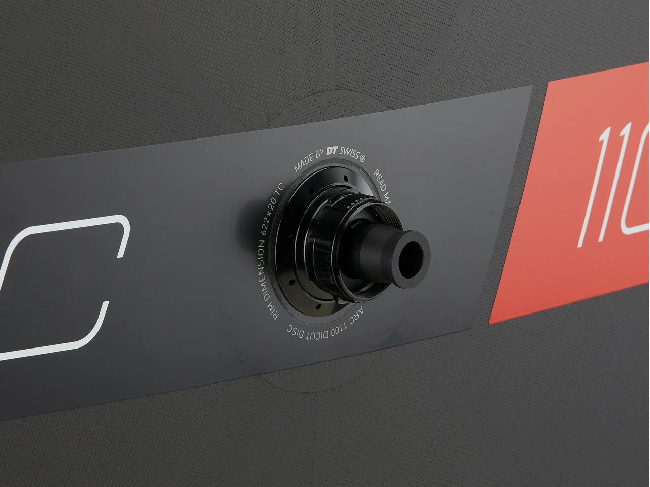 Dt-swiss ARC 1100 DICUT 50/Scheibe Carbon Disc Center Lock 28" Laufradsatz 8 Dt-swiss ARC 1100 DICUT 50/Scheibe Carbon Disc Center Lock 28" Laufradsatz – Bild 8