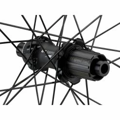 Dt-swiss HEC 1400 SPLINE 62 Carbon Disc Center Lock Hybrid 28" Laufradsatz 10 Dt-swiss HEC 1400 SPLINE 62 Carbon Disc Center Lock Hybrid 28" Laufradsatz -Dynamo Rad Verkäufe 437046